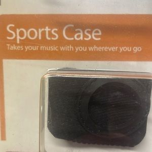 Apple iPod shuffle MP3 player, second generation sports case black